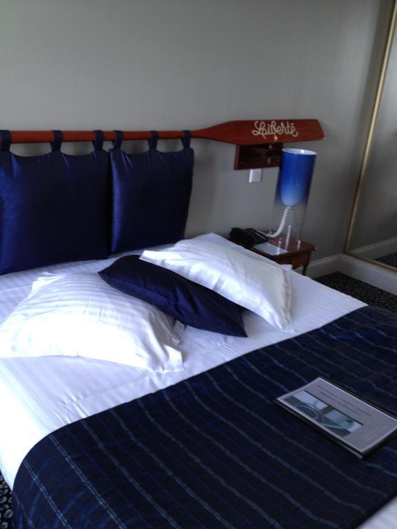 Le Querrien Hotel Cancale Bilik gambar